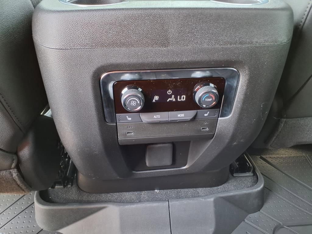 2025 Chevrolet Tahoe Premier photo 15