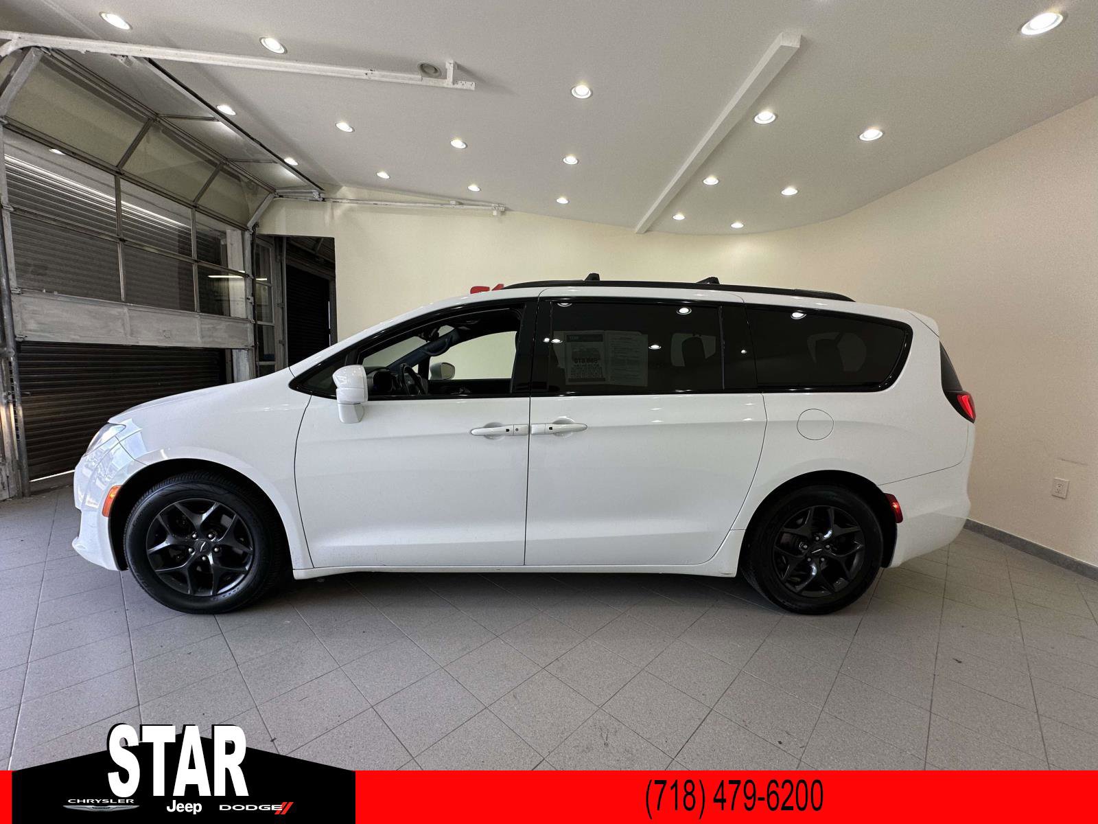 2018 Chrysler Pacifica Touring L photo 4