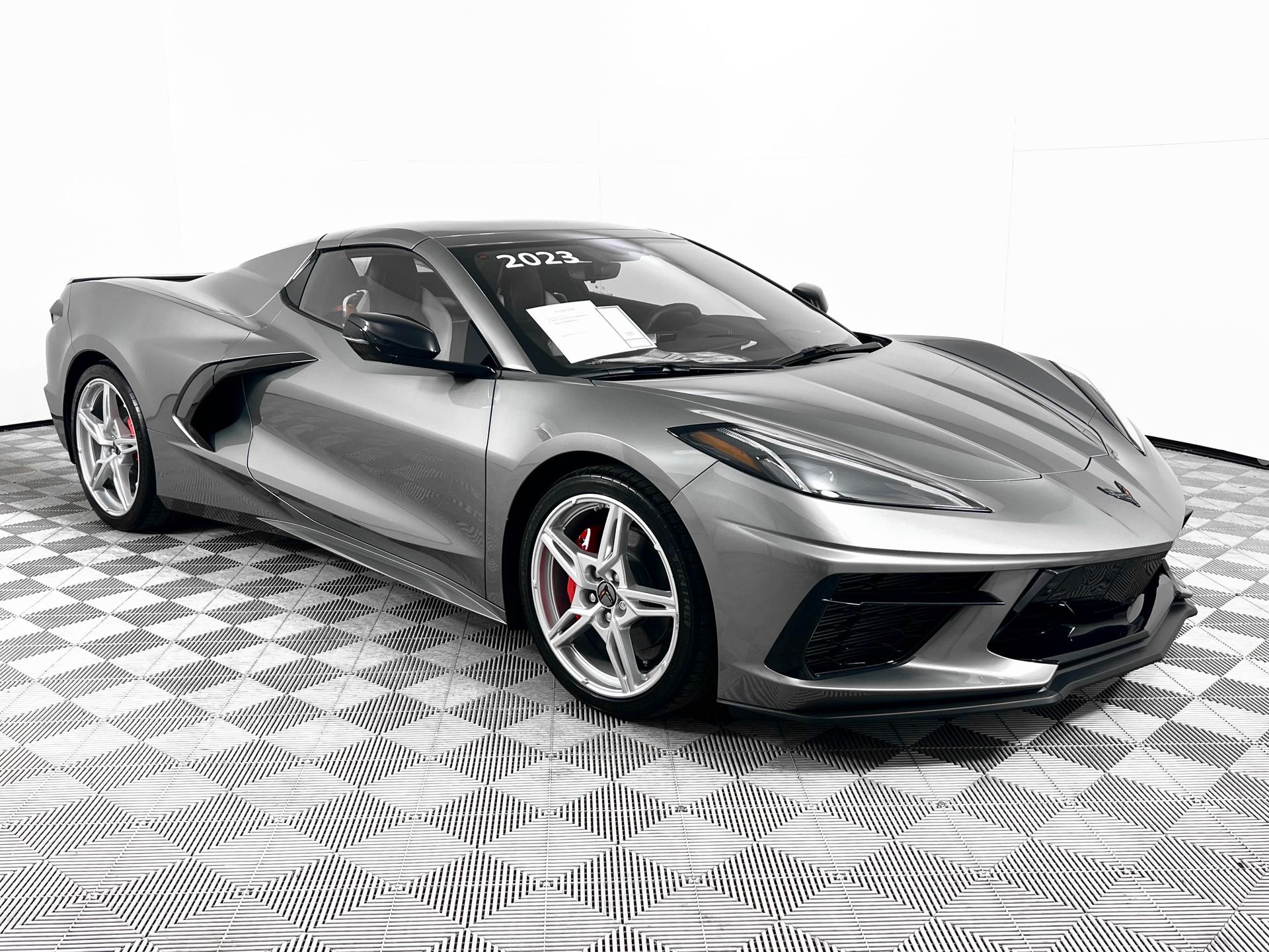 2023 Chevrolet Corvette Stingray 2LT photo 2