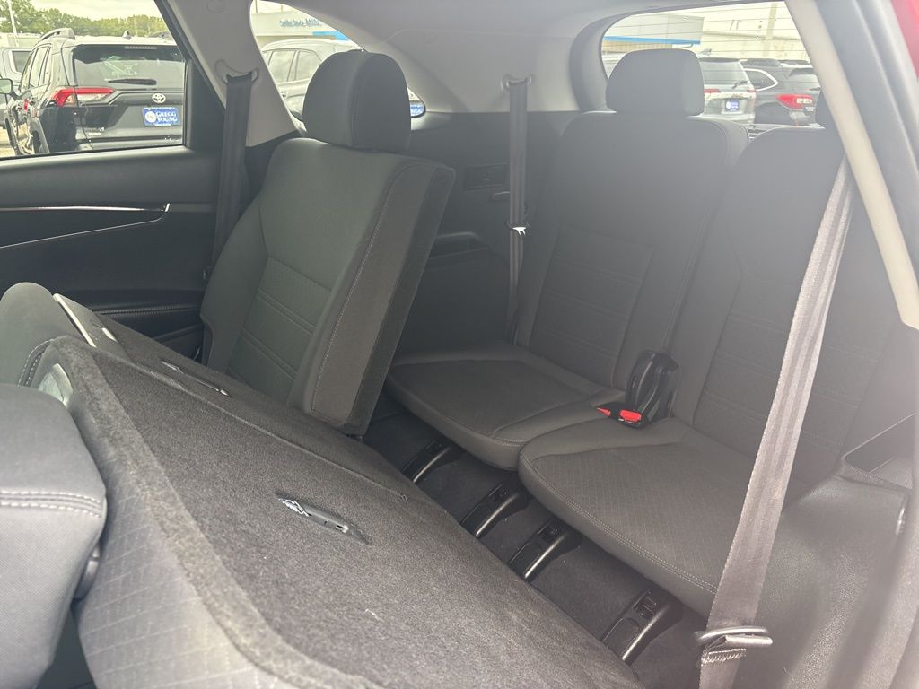 2020 Kia Sorento S photo 26