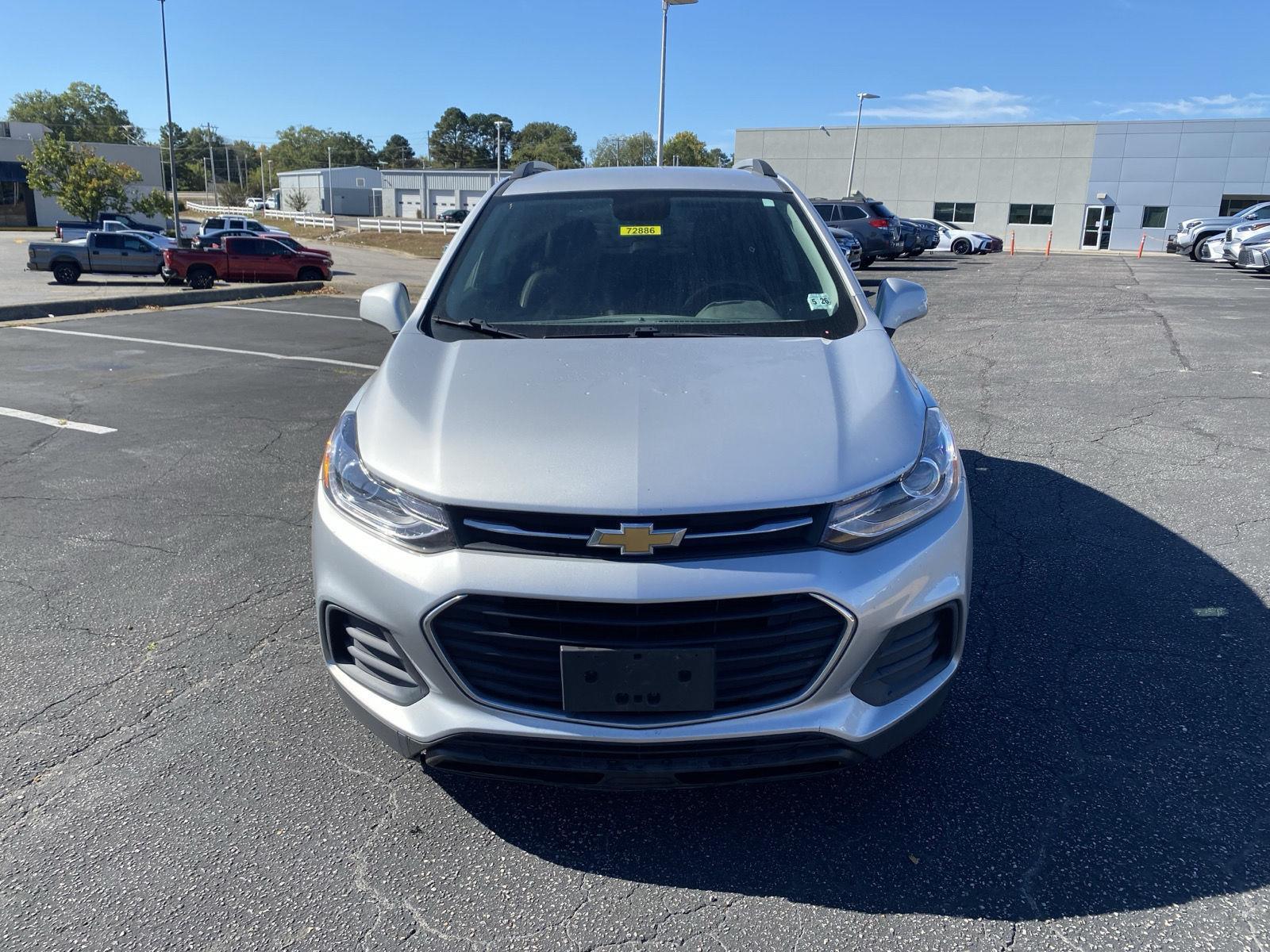 2021 Chevrolet Trax LT photo 2