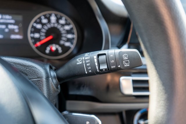 2023 Kia Seltos LX photo 18