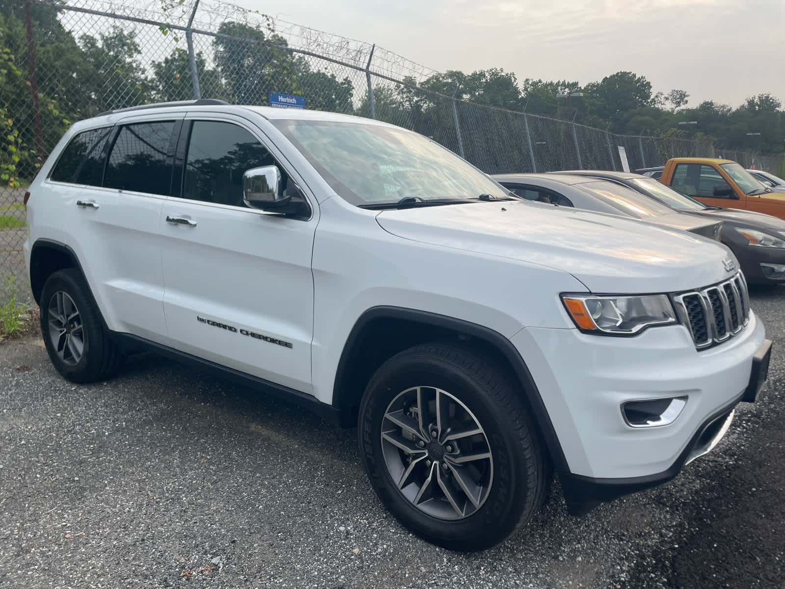2022 Jeep Cherokee Limited photo 3