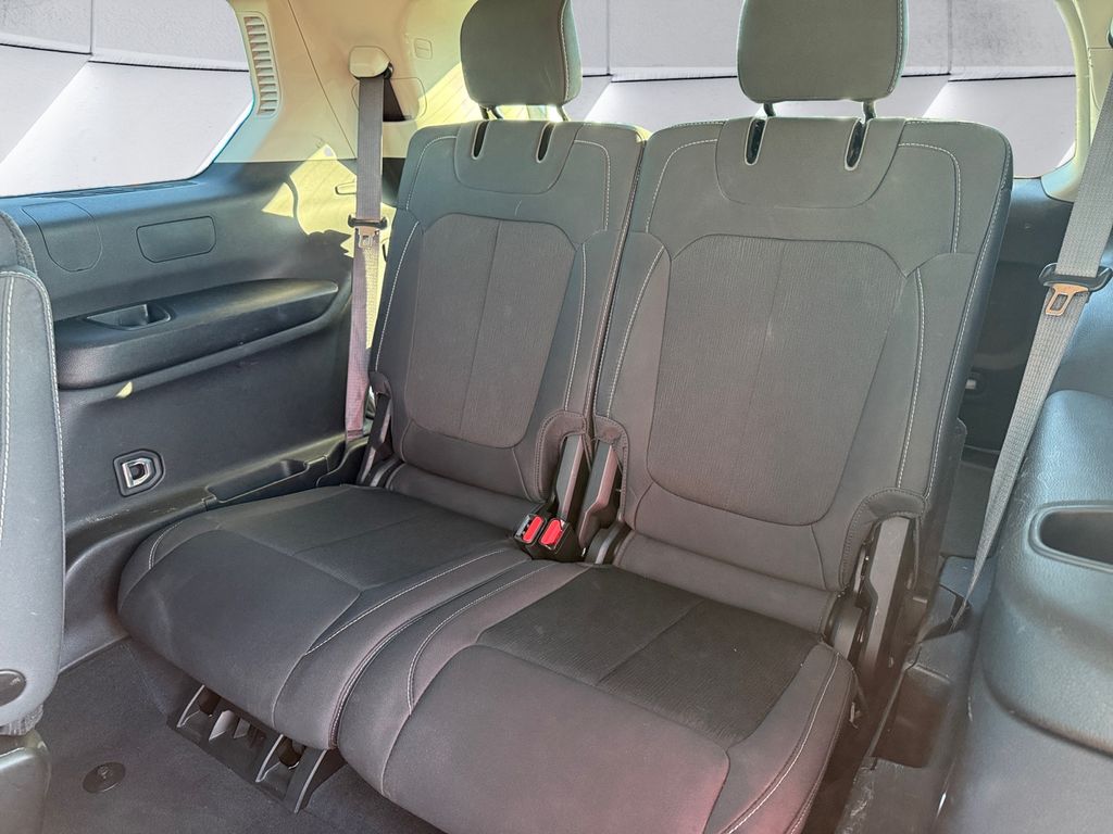 2023 Jeep Grand Cherokee Laredo photo 17