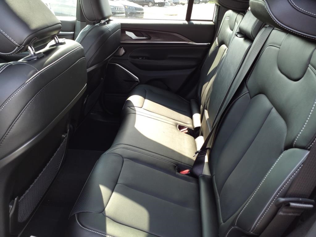 2023 Jeep Cherokee Overland 4xe photo 6