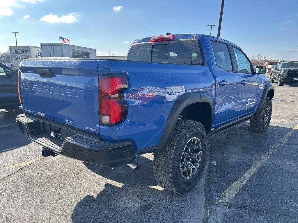 2025 Chevrolet Colorado ZR2 photo 2
