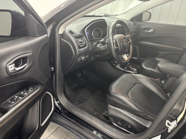 2017 Jeep Compass Limited photo 9
