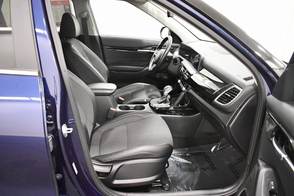 2024 Kia Seltos S photo 15