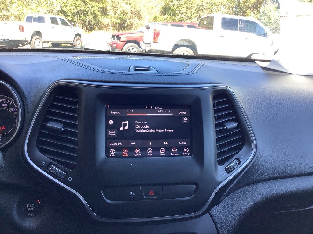 2019 Jeep Cherokee Latitude photo 14