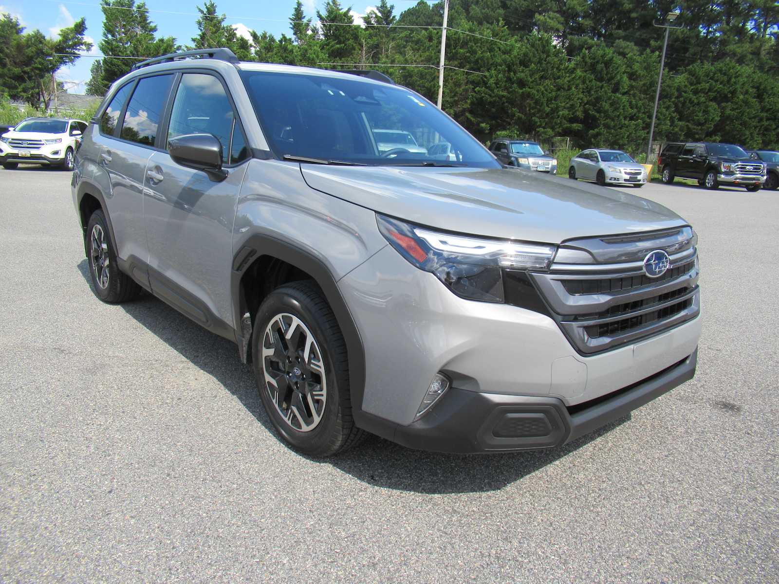 2025 Subaru Forester Premium Base photo 2