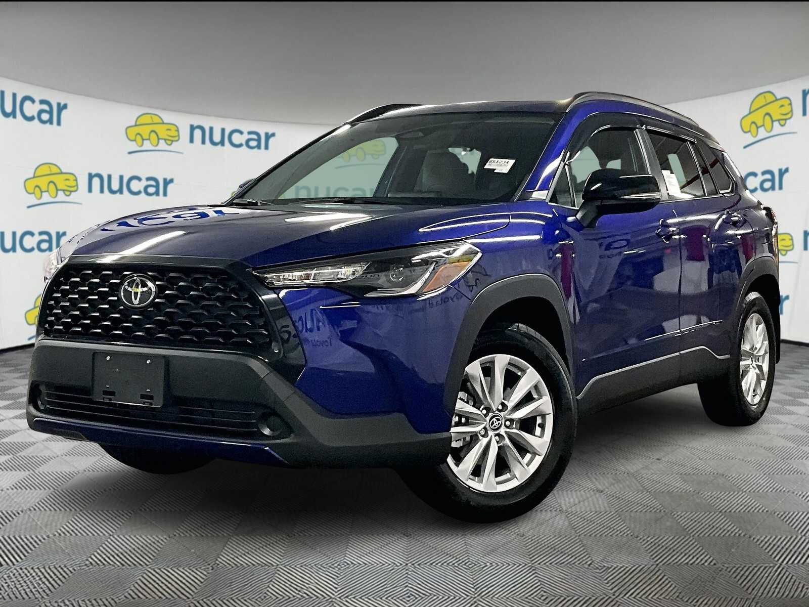 2025 Toyota Corolla Cross LE photo 3