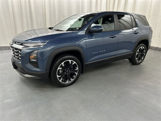 2026 Chevrolet Equinox LT photo 2