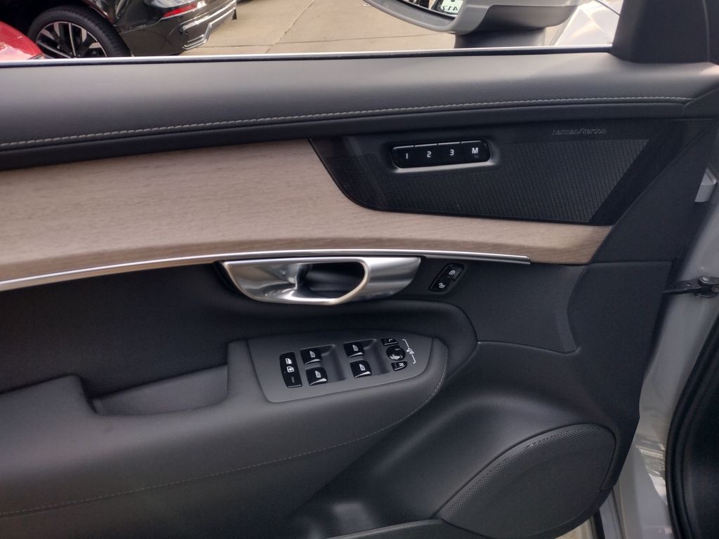 2026 VOLVO XC90 - Image 7