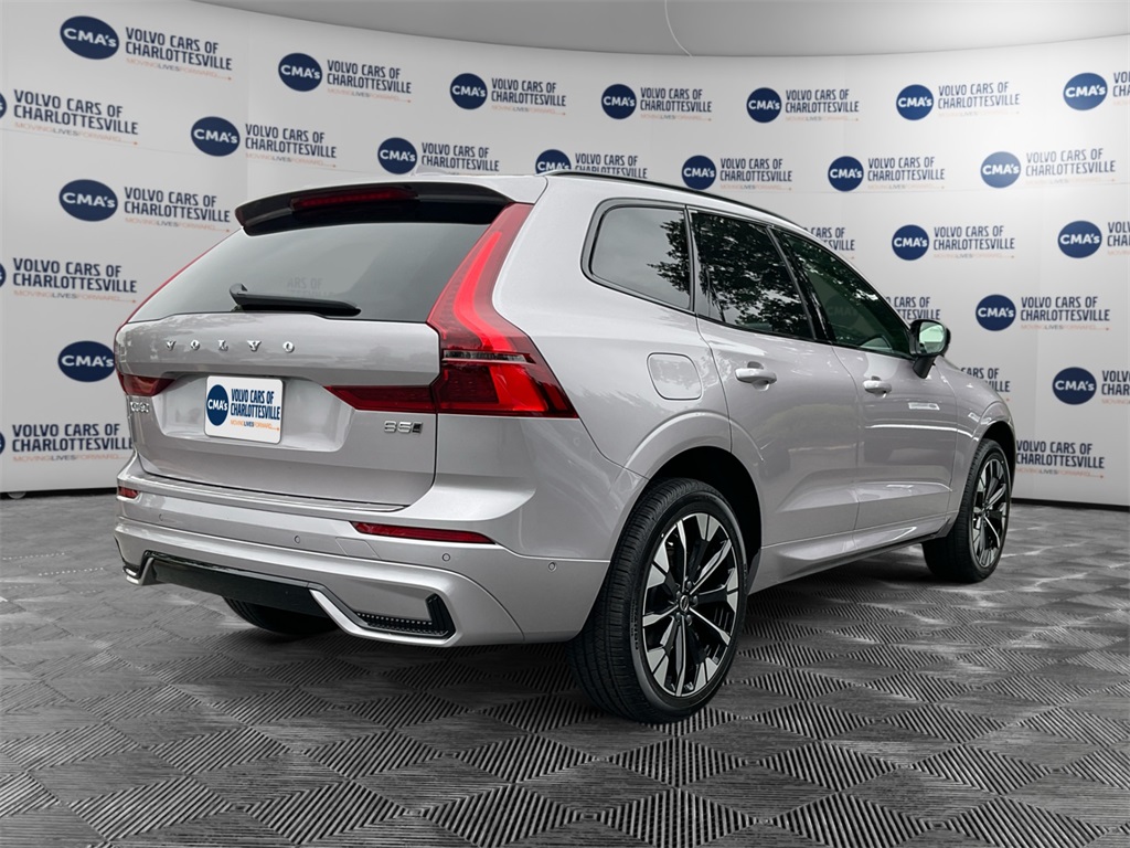2026 Volvo XC60 B5 Plus photo 5