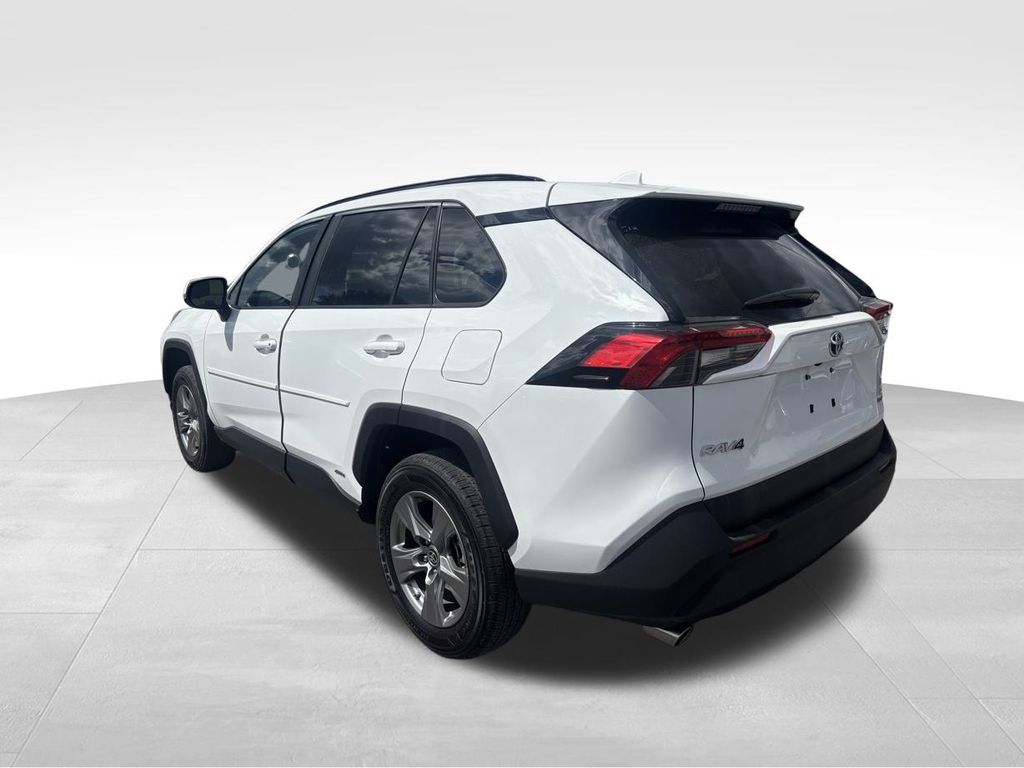 2024 Toyota RAV4 LE photo 10