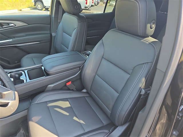 2026 Chevrolet Traverse photo 16