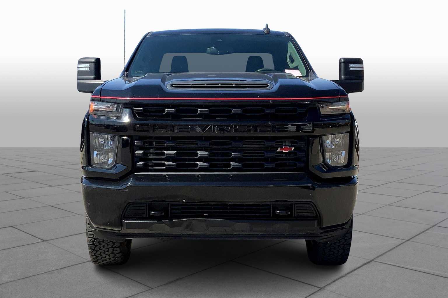 2022 Chevrolet Silverado 2500HD Custom photo 3