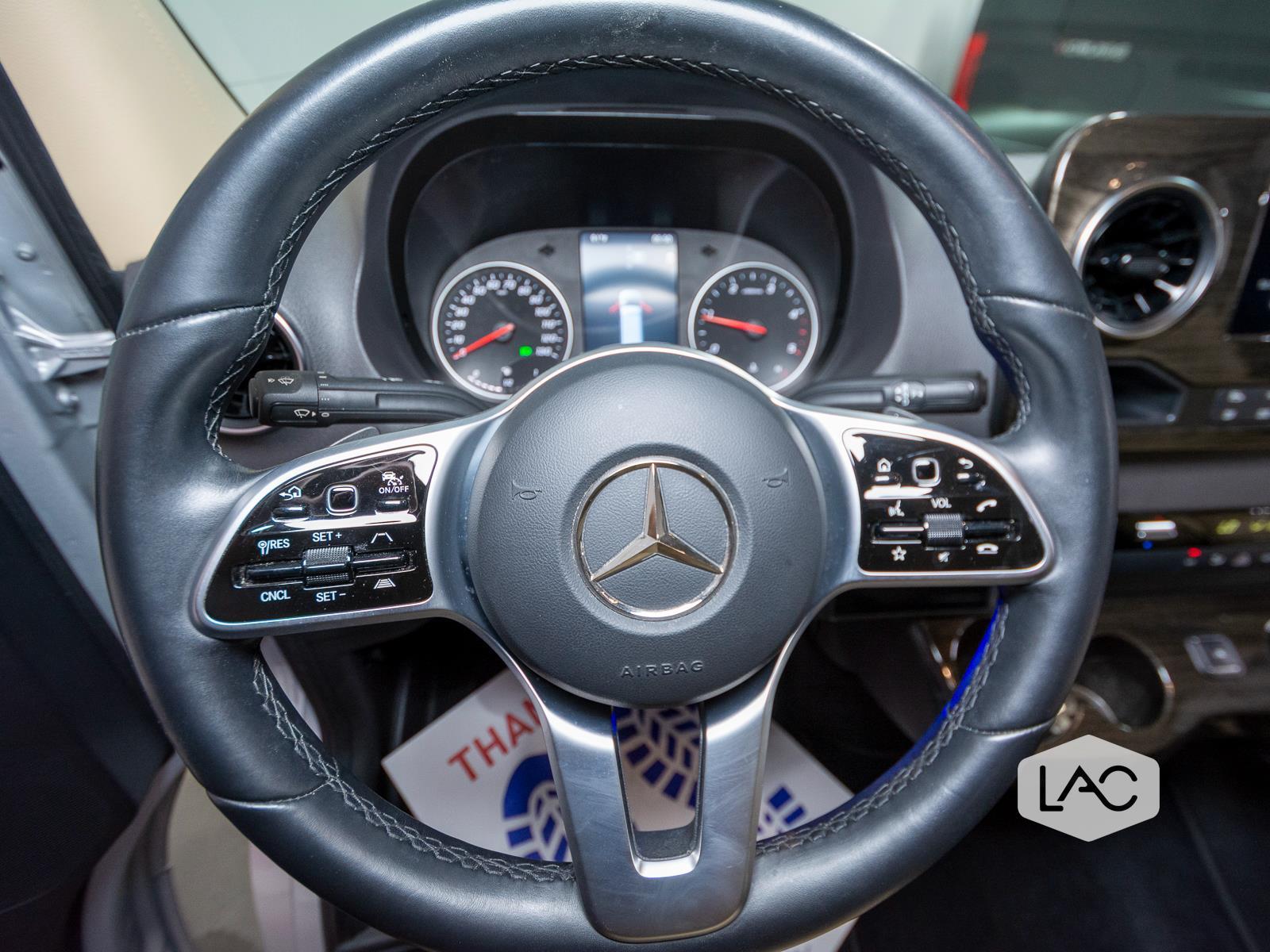 2022 Mercedes Benz Sprinter Cargo Van photo 3