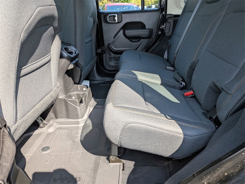 2025 Jeep Wrangler Sport photo 15