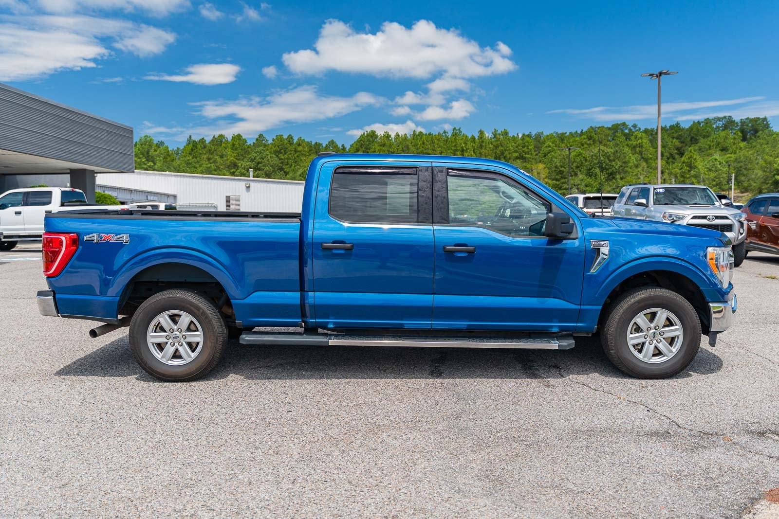 2022 Ford F-150 XLT photo 8