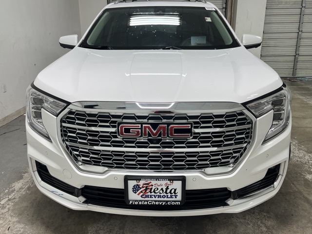 2024 Gmc Terrain Denali photo 2
