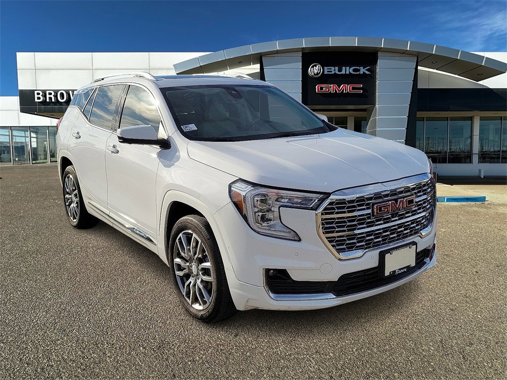 2023 GMC Terrain Denali's photo