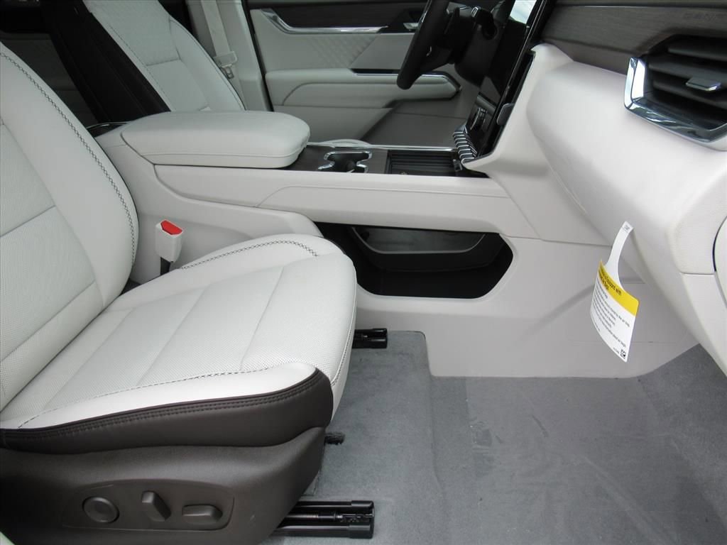 2026 Gmc Acadia Denali photo 10