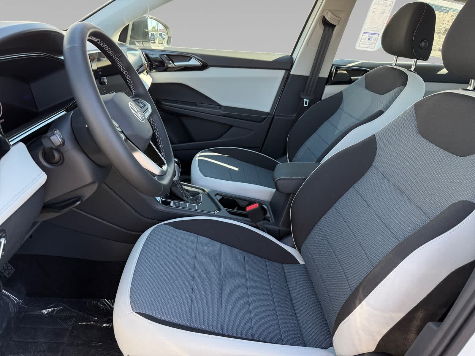 2025 Volkswagen Taos S photo 8