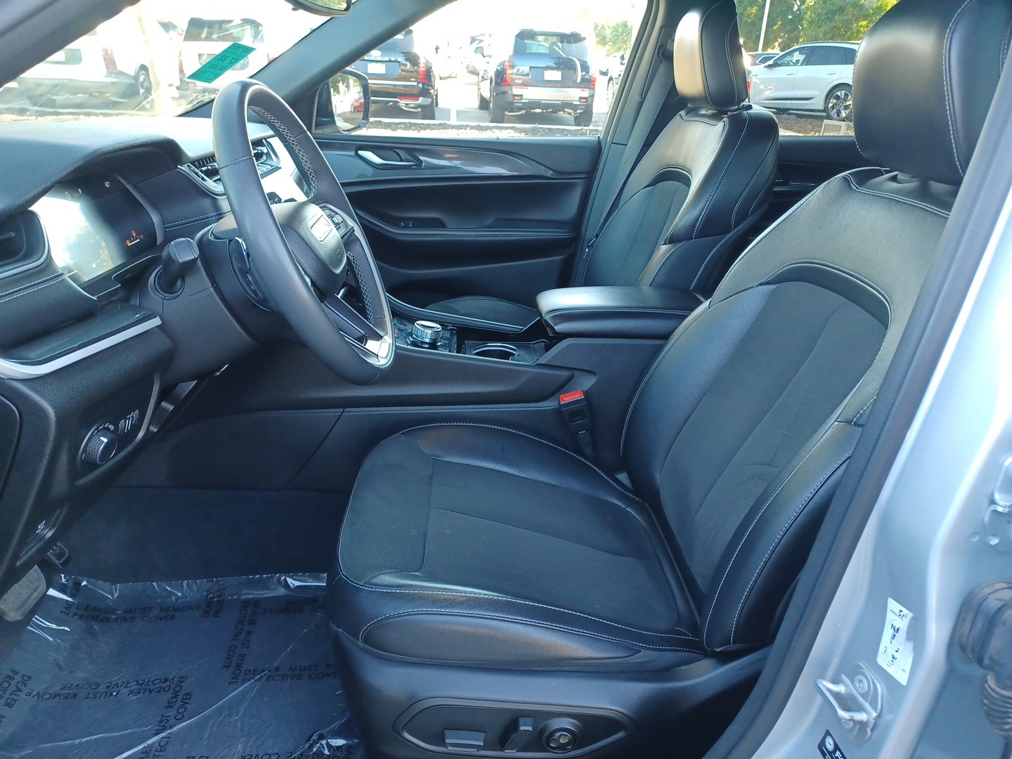 2023 Jeep Grand Cherokee Altitude photo 4