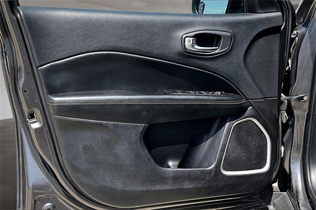 2018 Jeep Compass Latitude photo 24