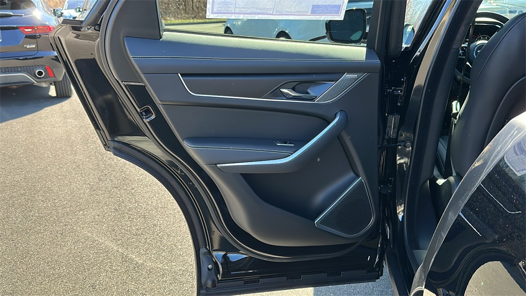 2026 Jaguar F-PACE P250 R-Dynamic S photo 23
