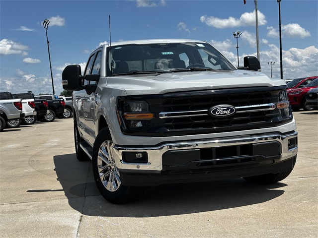 2024 Ford F-150 XLT photo 2