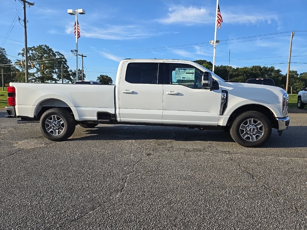 2026 Ford F-350 Lariat photo 4