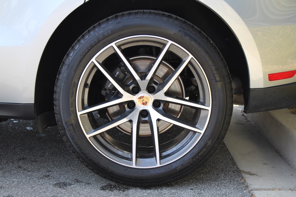 2024 Porsche Macan Base photo 16