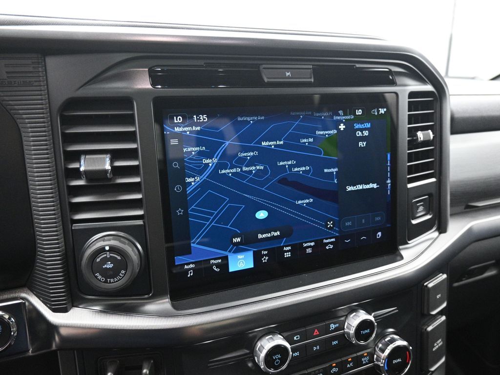 2025 Ford F-150 Lariat photo 13