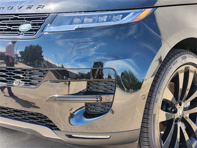 2025 Land Rover Range Rover Sport SE photo 3