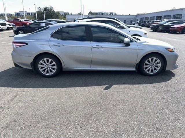 2020 Toyota Camry LE photo 4