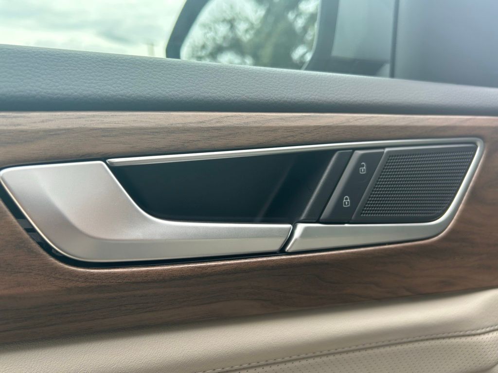 2026 Volkswagen Atlas SE photo 43