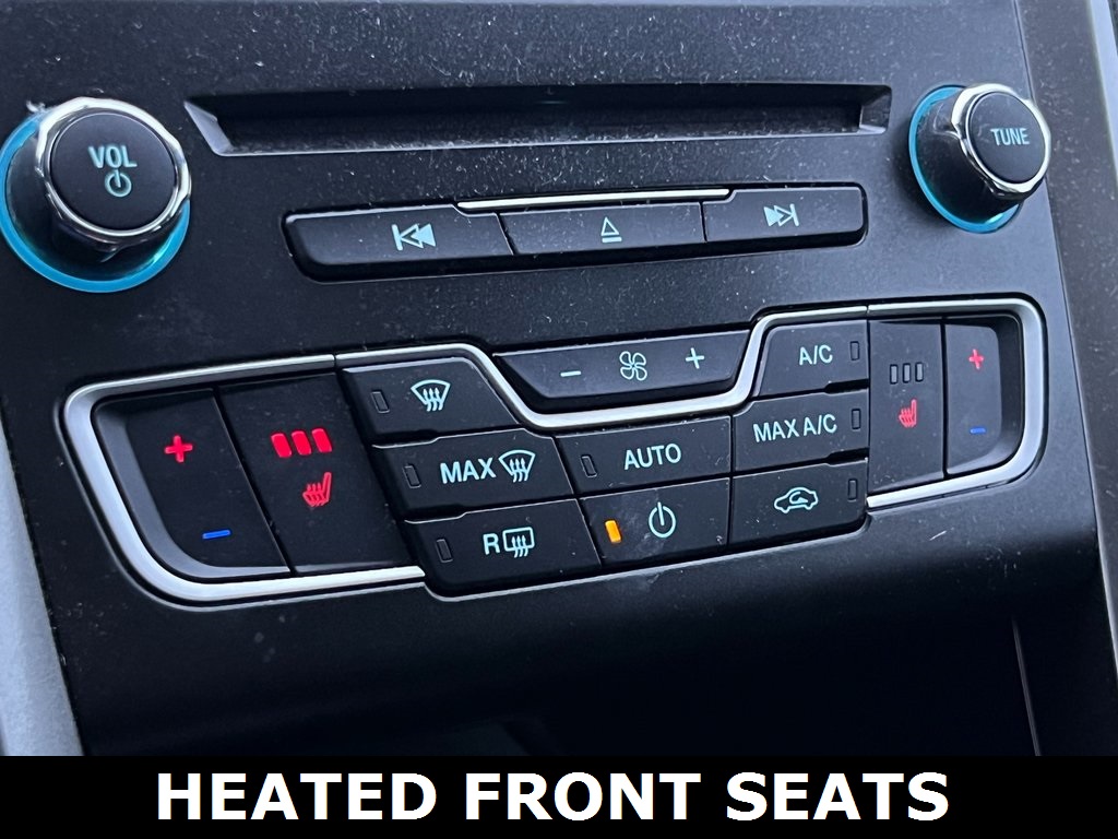 2018 Ford Fusion SE photo 3