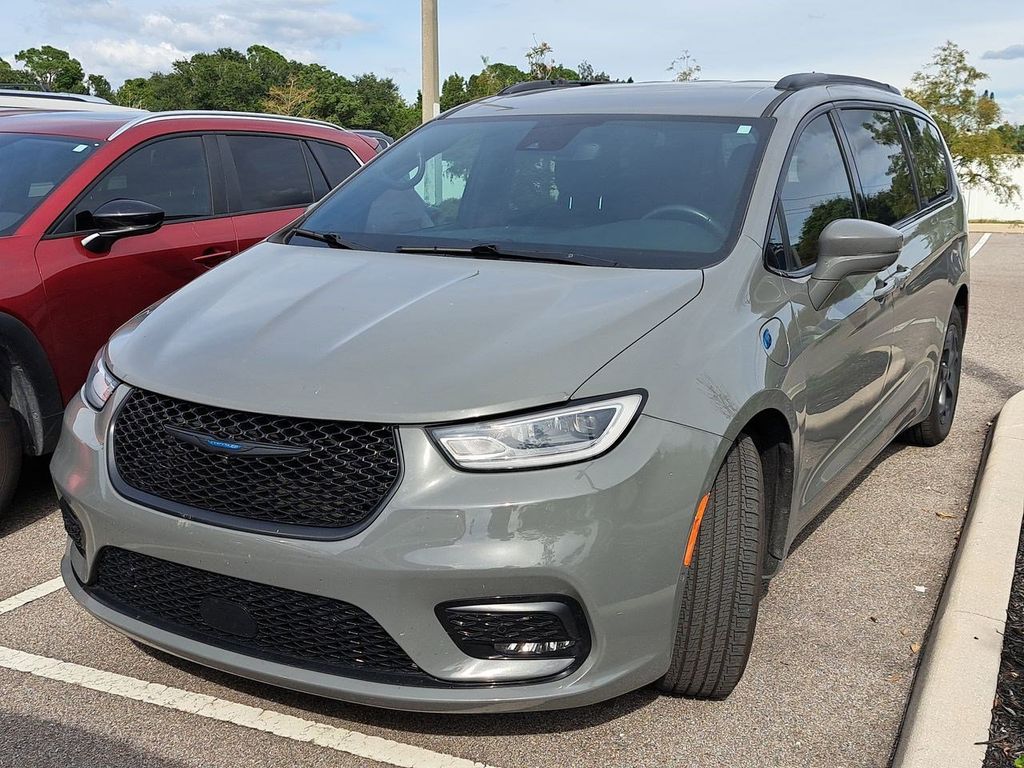 2021 Chrysler Pacifica Hybrid Touring L photo 2