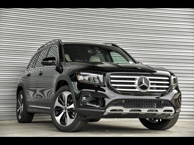2025 Mercedes-Benz GLB Base's photo