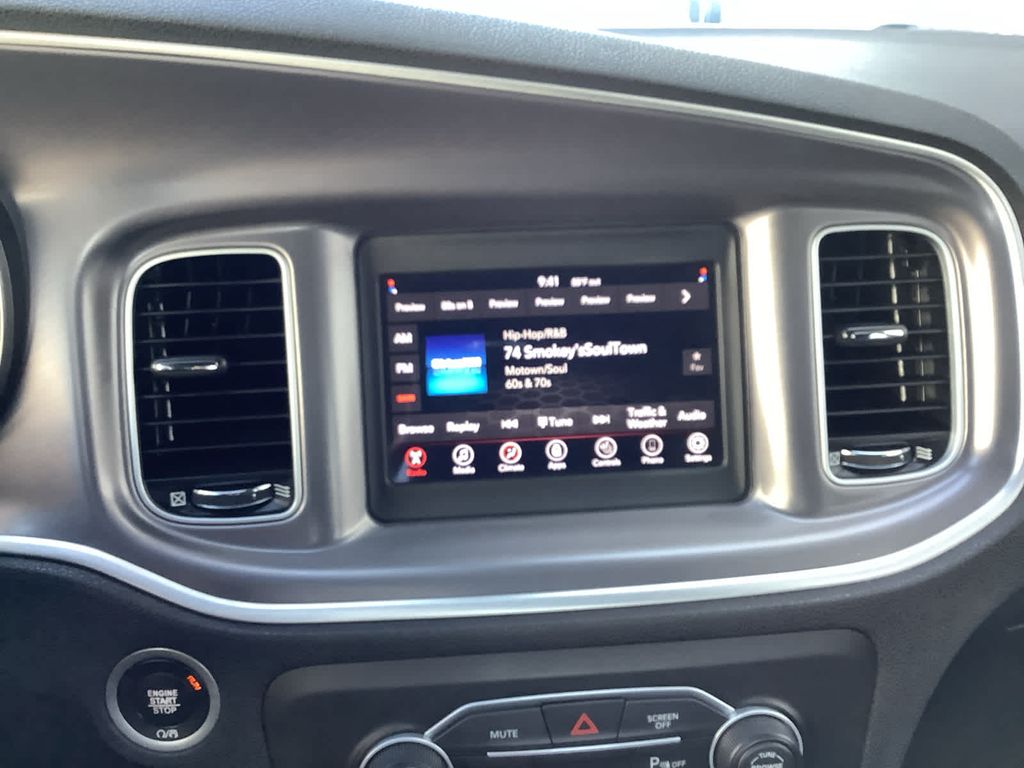 2021 Dodge Charger SXT photo 15