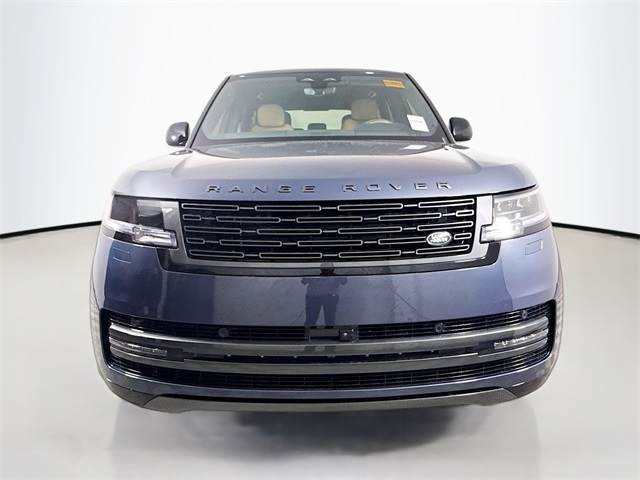 2025 Land Rover Range Rover SE photo 2