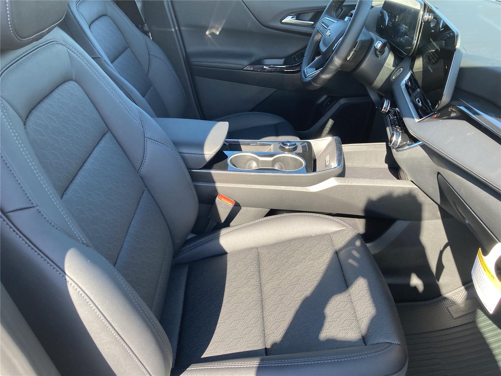 2026 Chevrolet Equinox LT photo 33