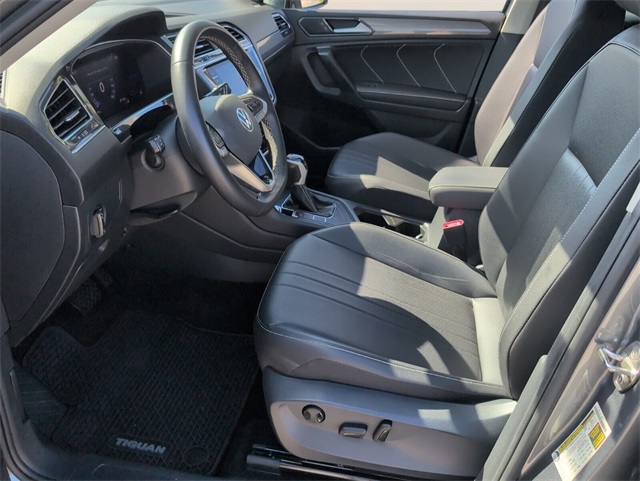 2023 Volkswagen Tiguan SE photo 6
