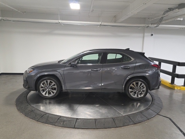 2024 Lexus UX 250h F SPORT Design photo 3
