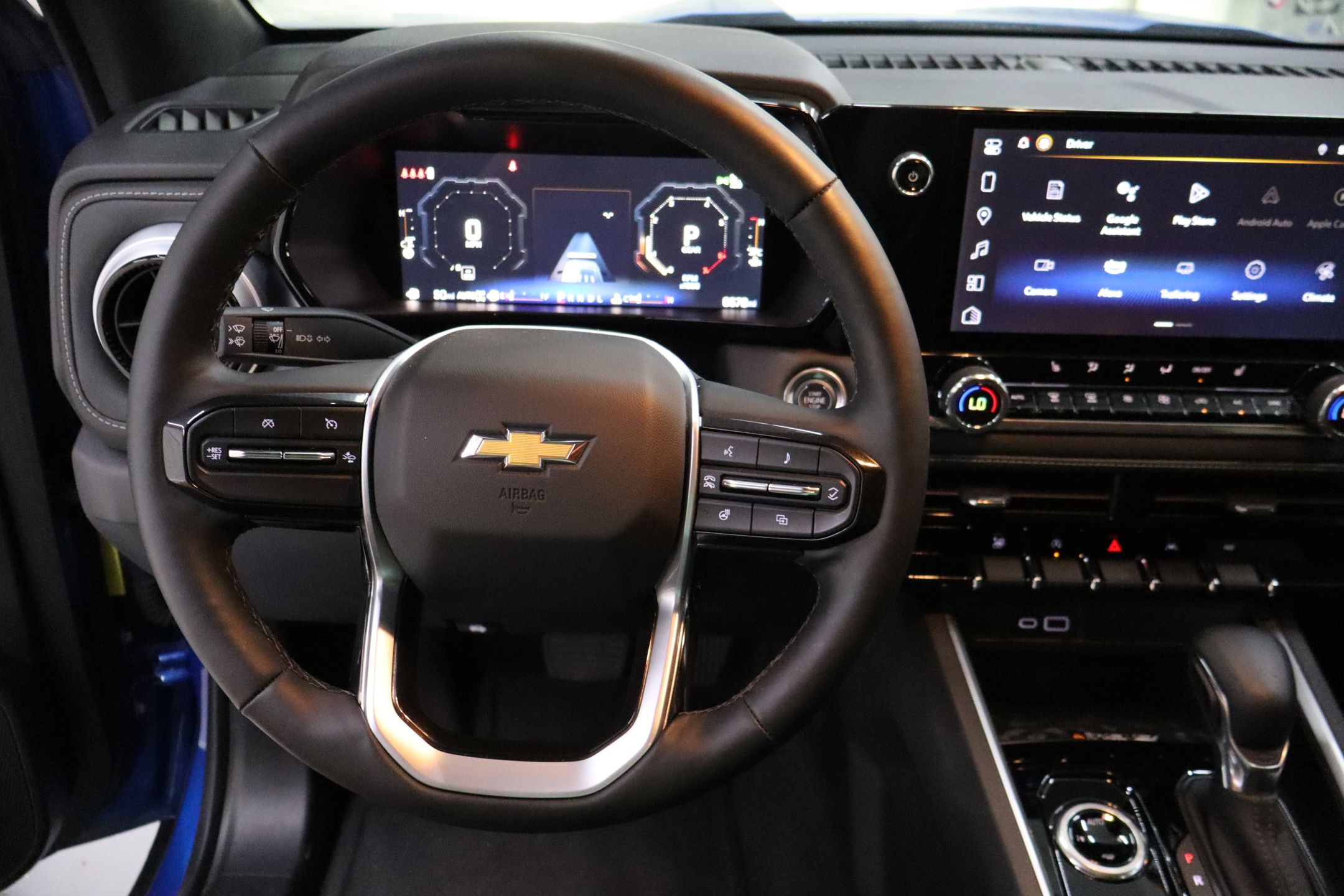 2024 Chevrolet Colorado LT photo 16