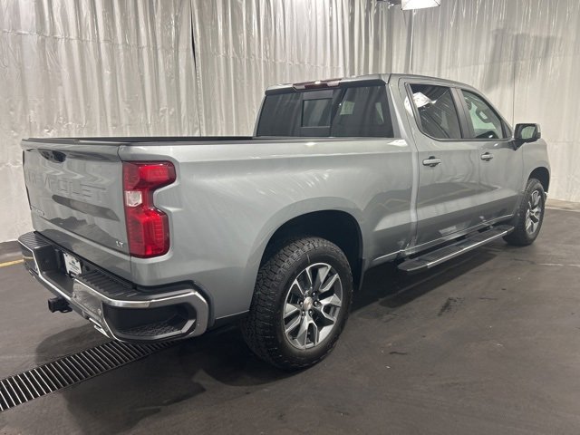 2026 Chevrolet Silverado 1500 LT photo 2