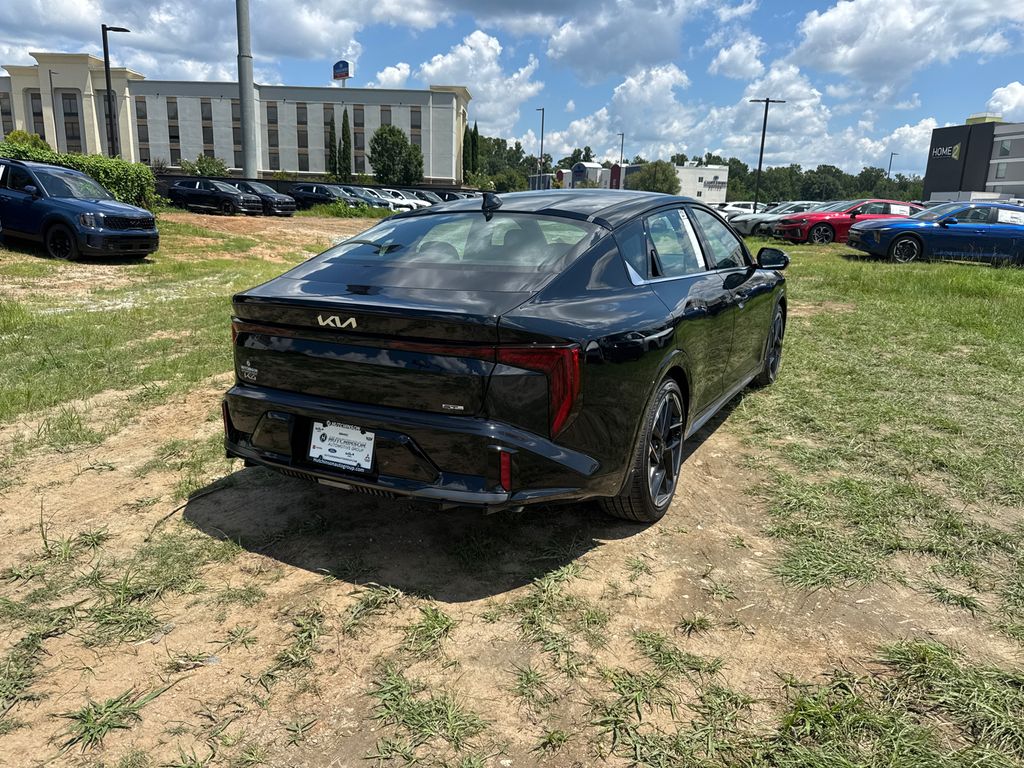2025 Kia K4 GT-Line photo 3