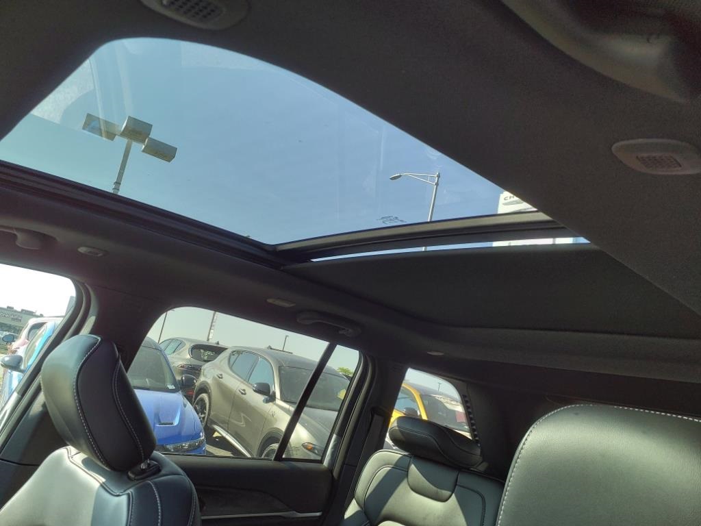 2025 Jeep Grand Cherokee Limited photo 12